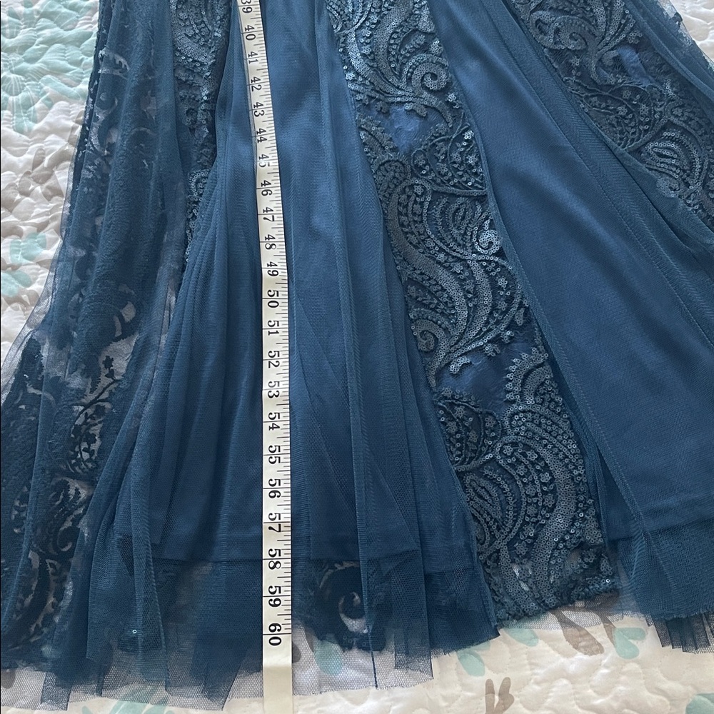 Adrianna Papell “Deep Blue”Damask Sequined Gown with Sash Short Sleeve Size 4 - Picture 9 of 12